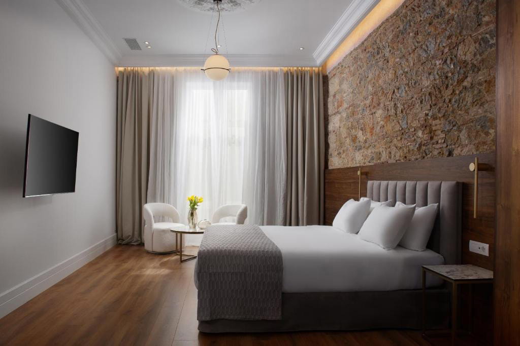 HOTEL IN ADRIANOU, LA DIVINA ATHENS